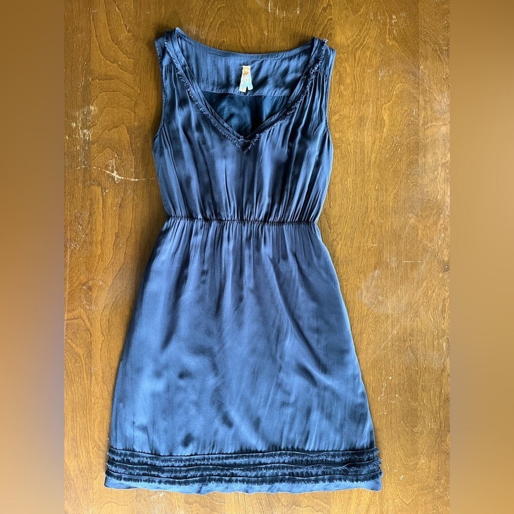 Maeve v-neck sleeveless dress raw edge details women’s size small